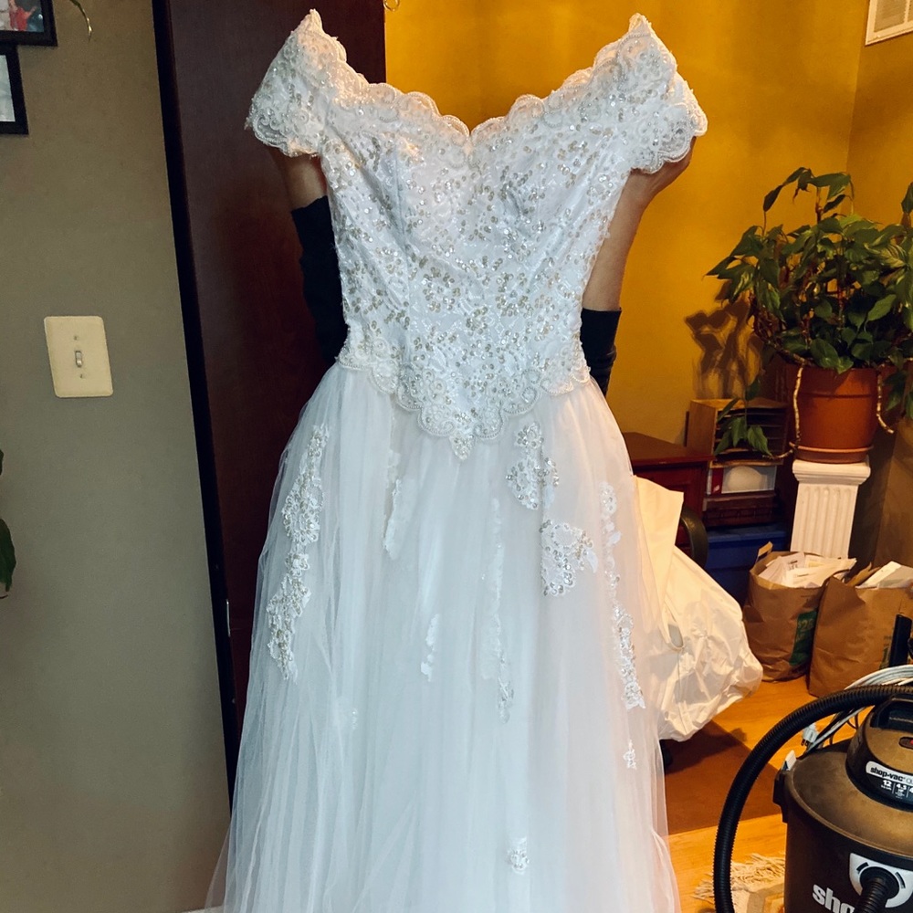 Beautiful White Wedding/Formal Dress